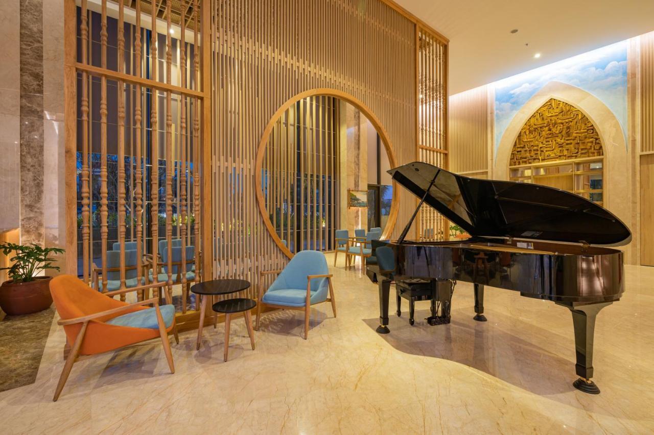 Sala Grand Tuyhoa Hotel Tuy Hoa Exteriör bild