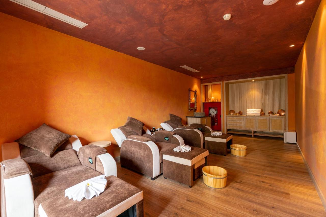 Sala Grand Tuyhoa Hotel Tuy Hoa Exteriör bild