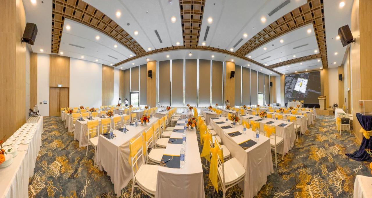 Sala Grand Tuyhoa Hotel Tuy Hoa Exteriör bild
