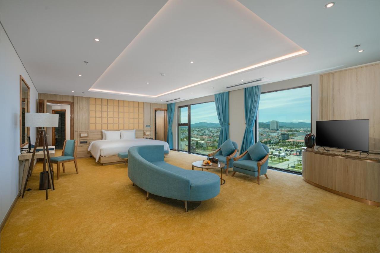 Sala Grand Tuyhoa Hotel Tuy Hoa Exteriör bild